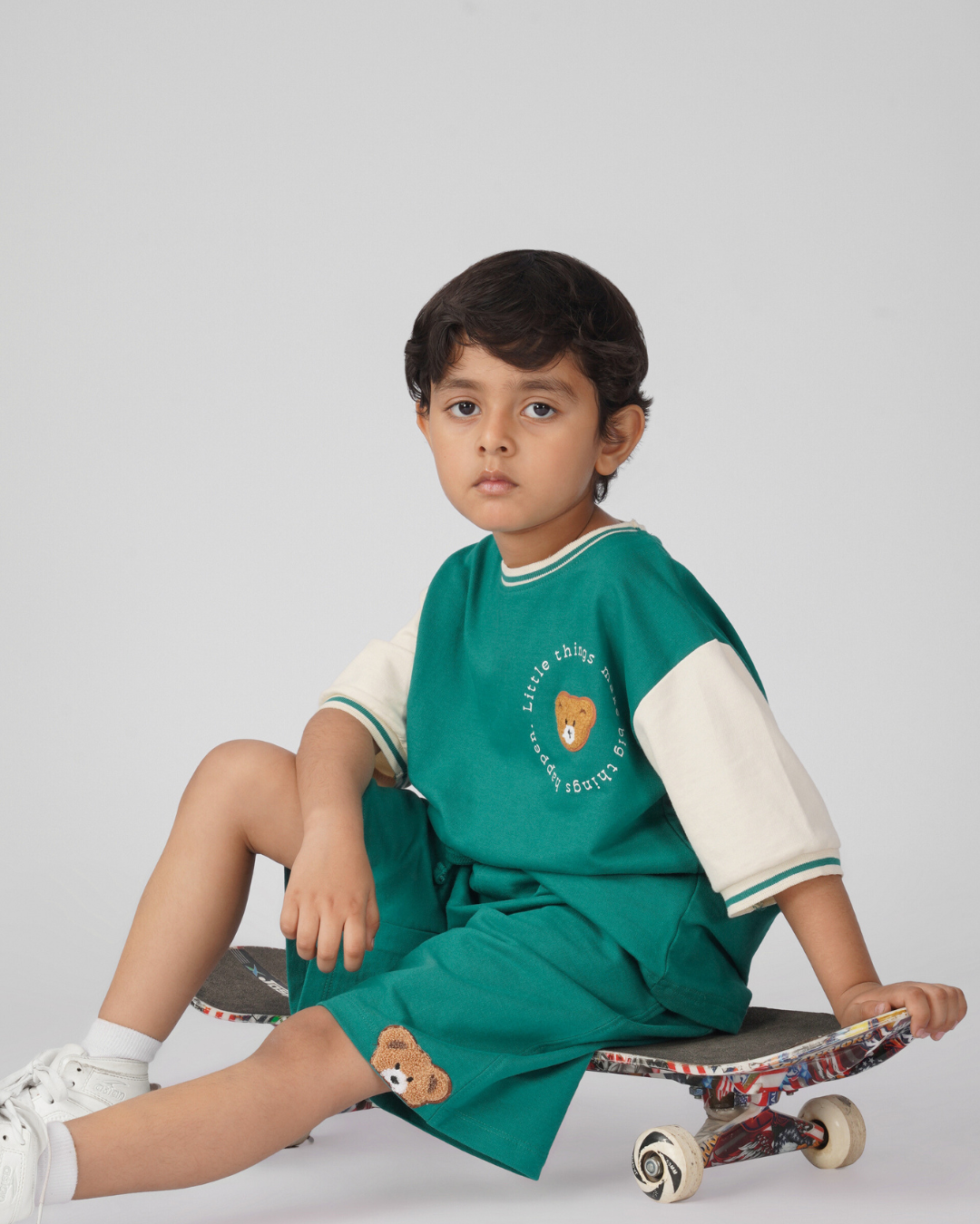 Oversized 67 Back Print Kids T-Shirt in Off-White and Green